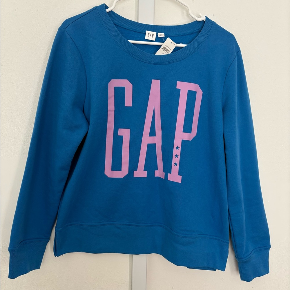 GAP Women’s NWT Blue and Pink Logo Sweatshirt